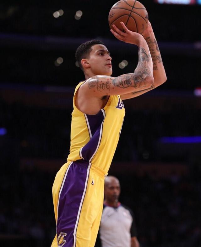 九游娱乐-社区盾今晚再迎强敌，瓦伦西亚造点机会，主帅态度：媒体盛赞，训练强度明显提升的简单介绍